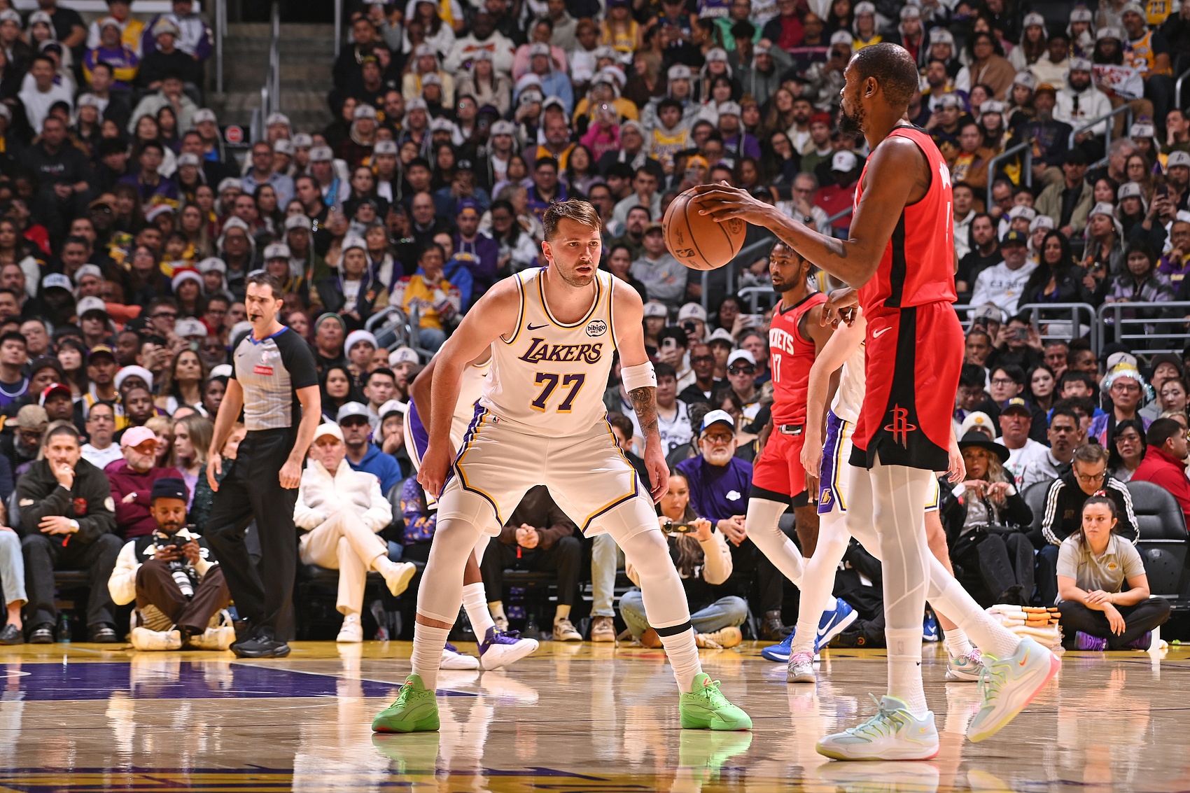 范德彪+斯玛特一起用！湖人攻防难兼顾 畸形阵容一碰强队直接露馅